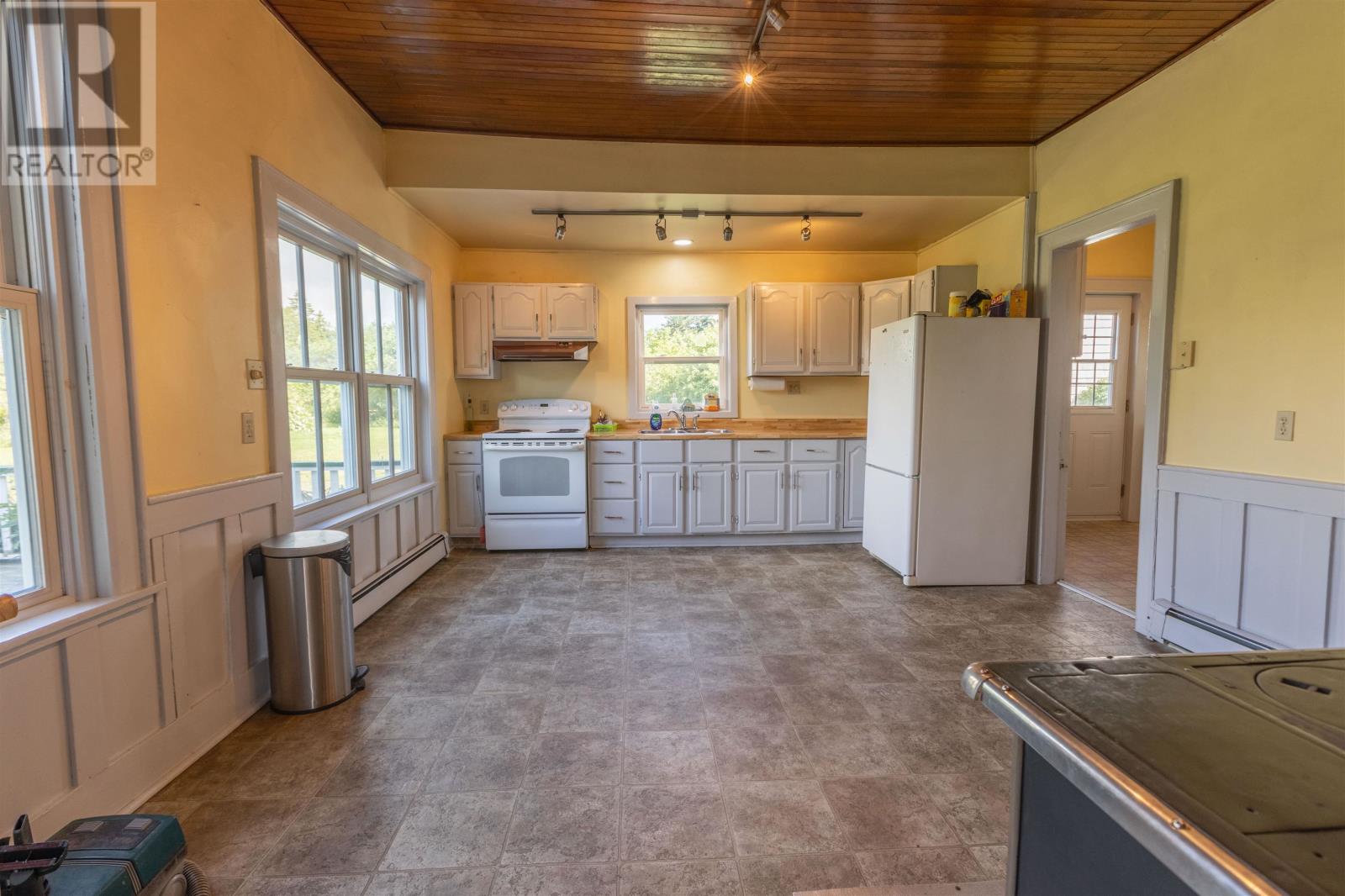 205 Pinette Road - 16