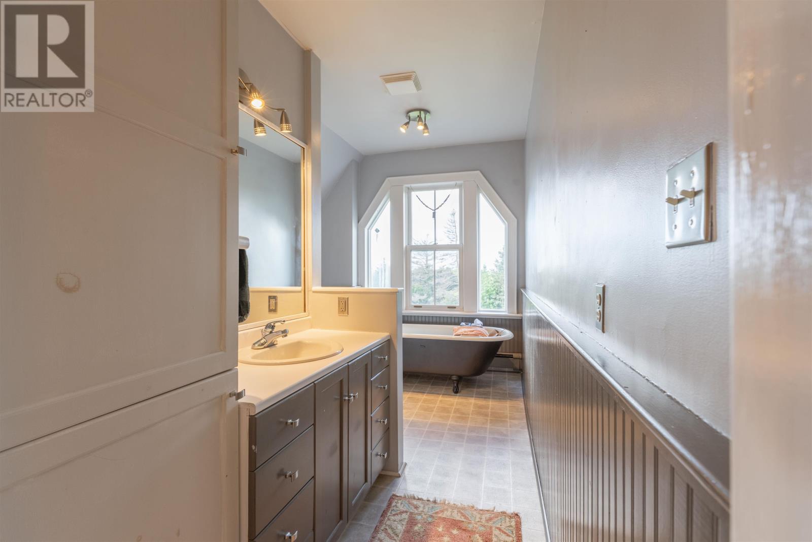 205 Pinette Road - 34