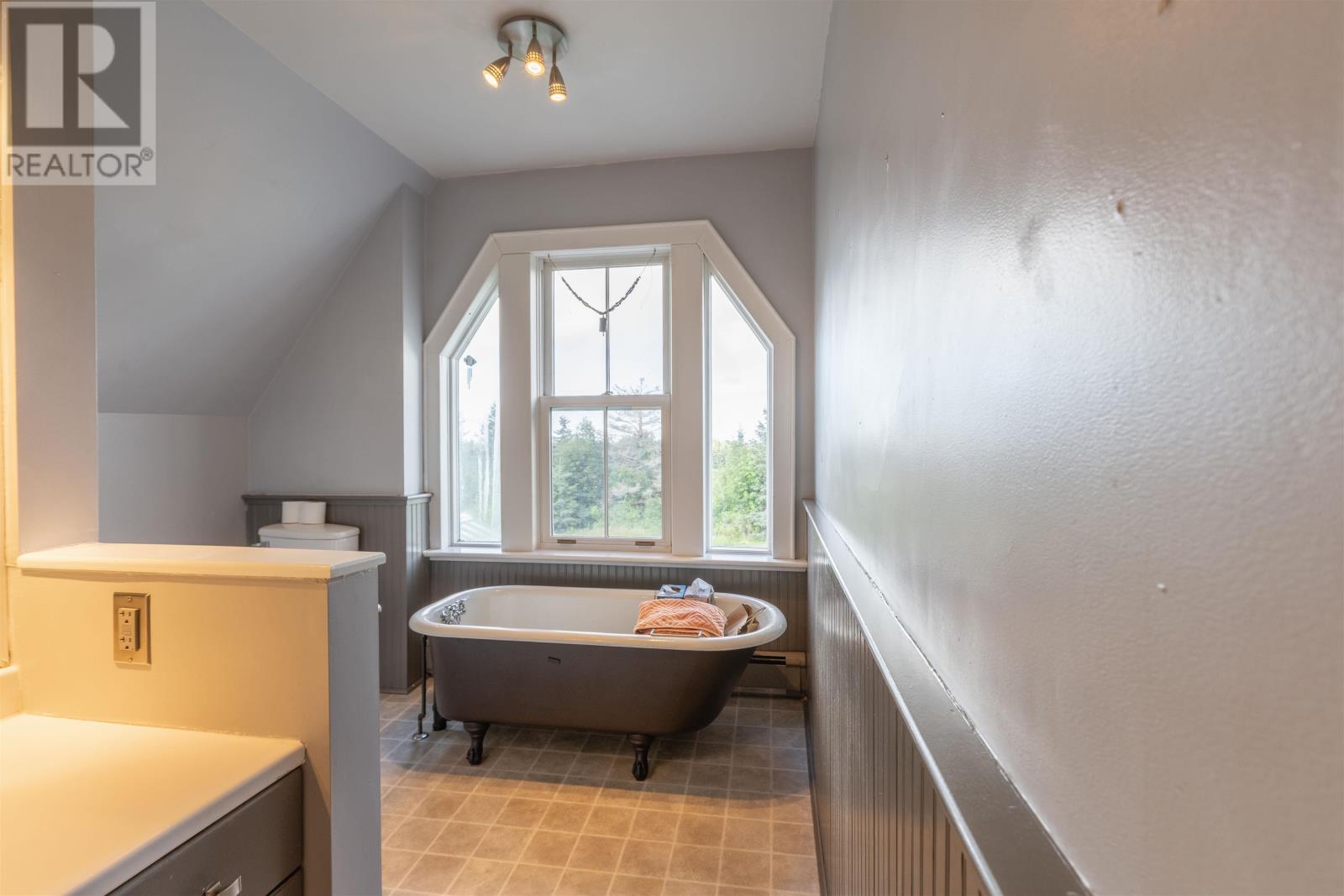 205 Pinette Road - 38