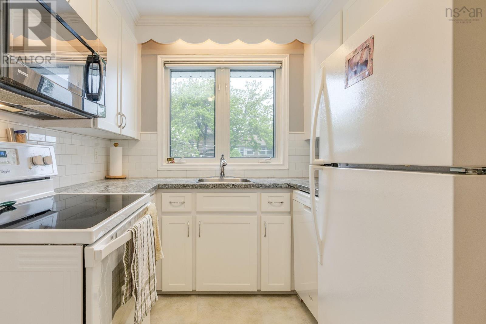 21 Canary Crescent - 18