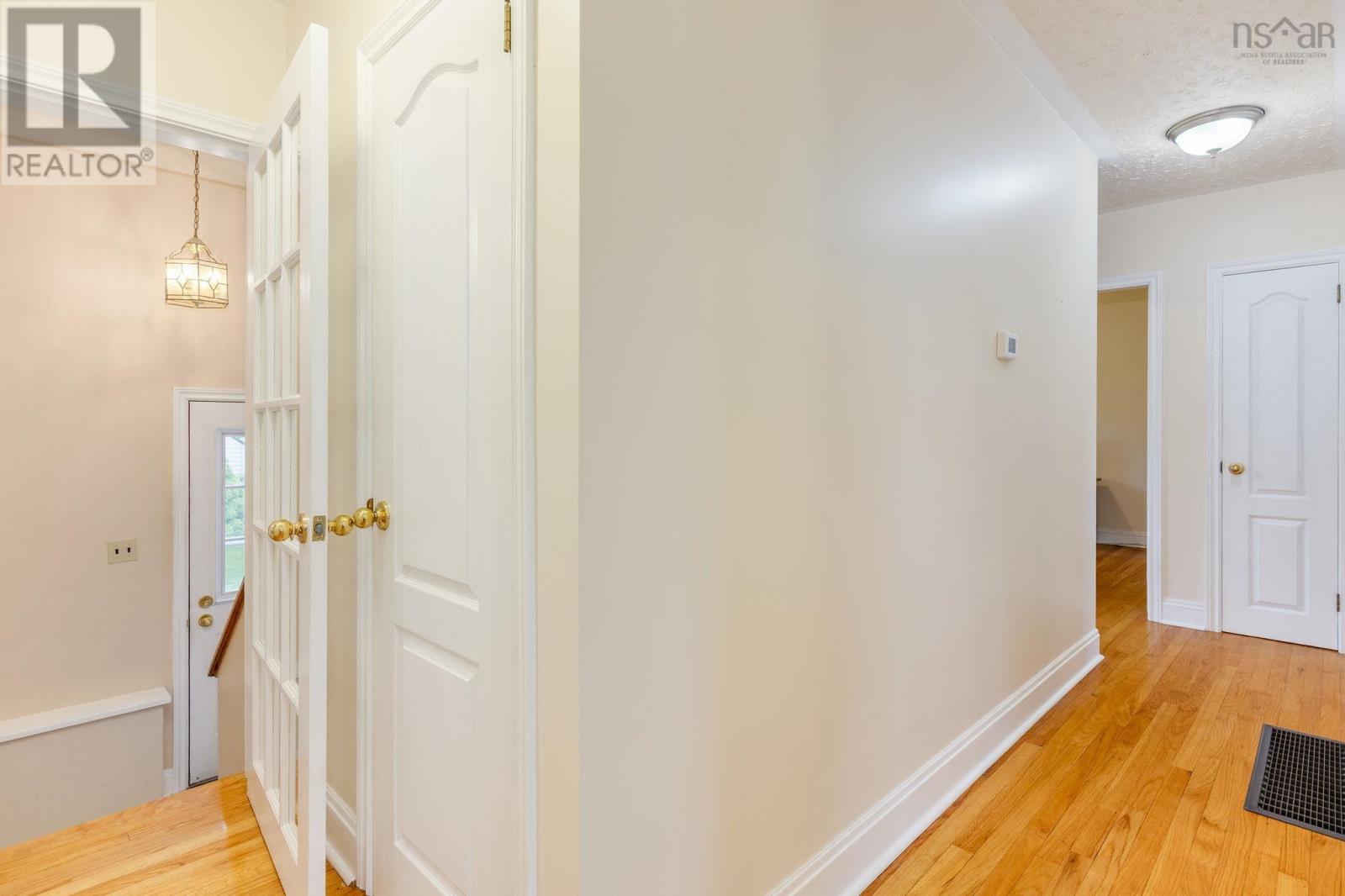 21 Canary Crescent - 21
