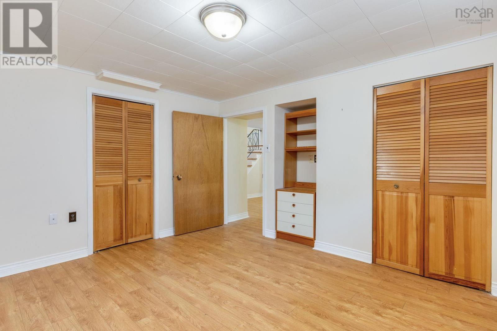 21 Canary Crescent - 35