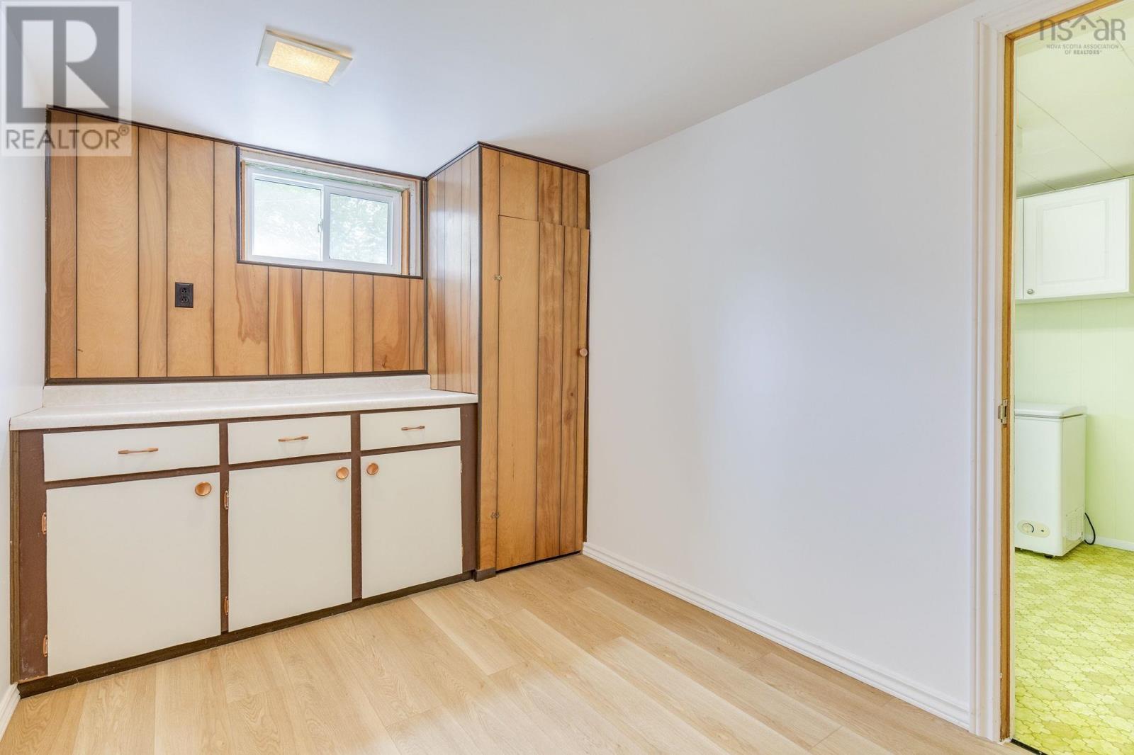 21 Canary Crescent - 38