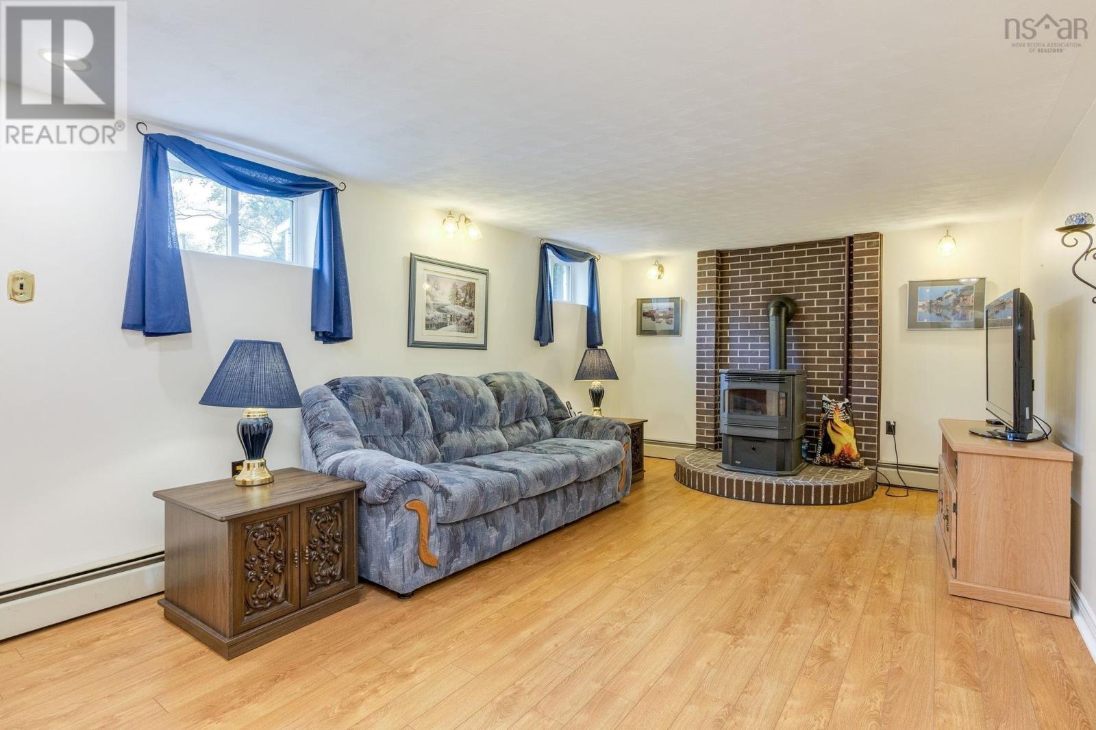 21 Canary Crescent - 31