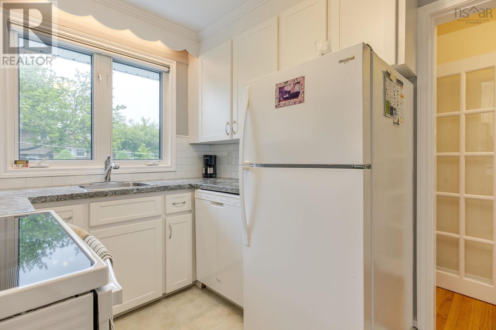 21 Canary Crescent - 17