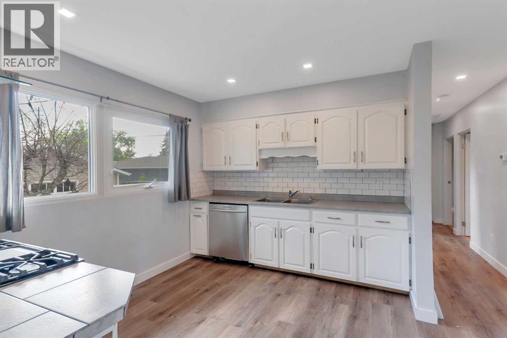 3918 37 Avenue - 8