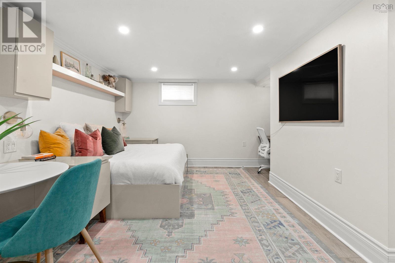 2500 Armcrescent West Avenue - 36