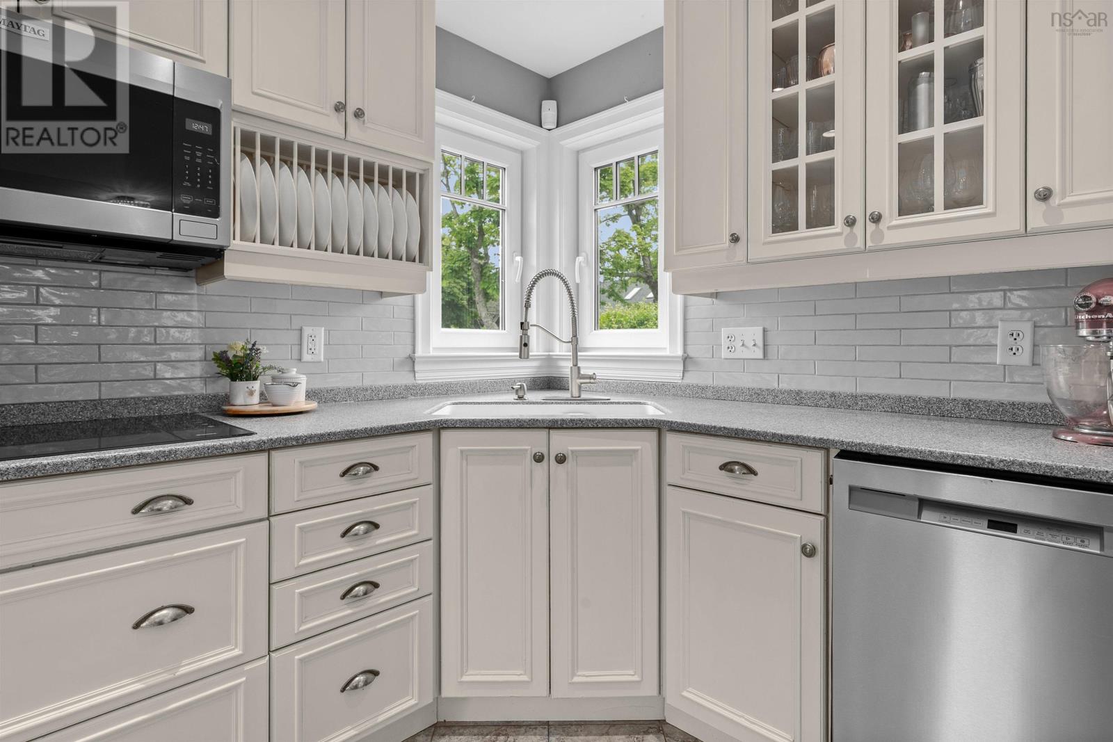 2500 Armcrescent West Avenue - 24