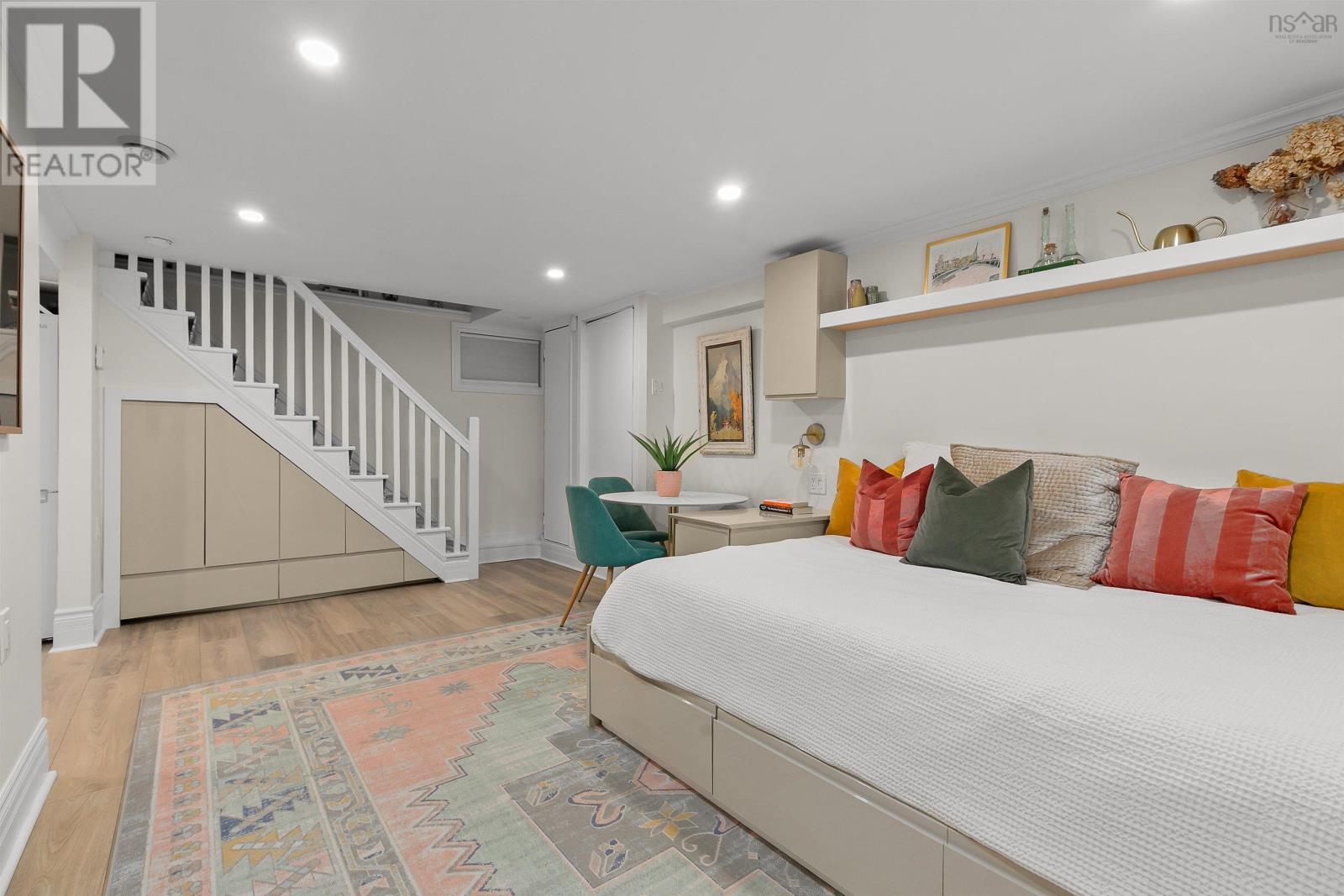 2500 Armcrescent West Avenue - 35