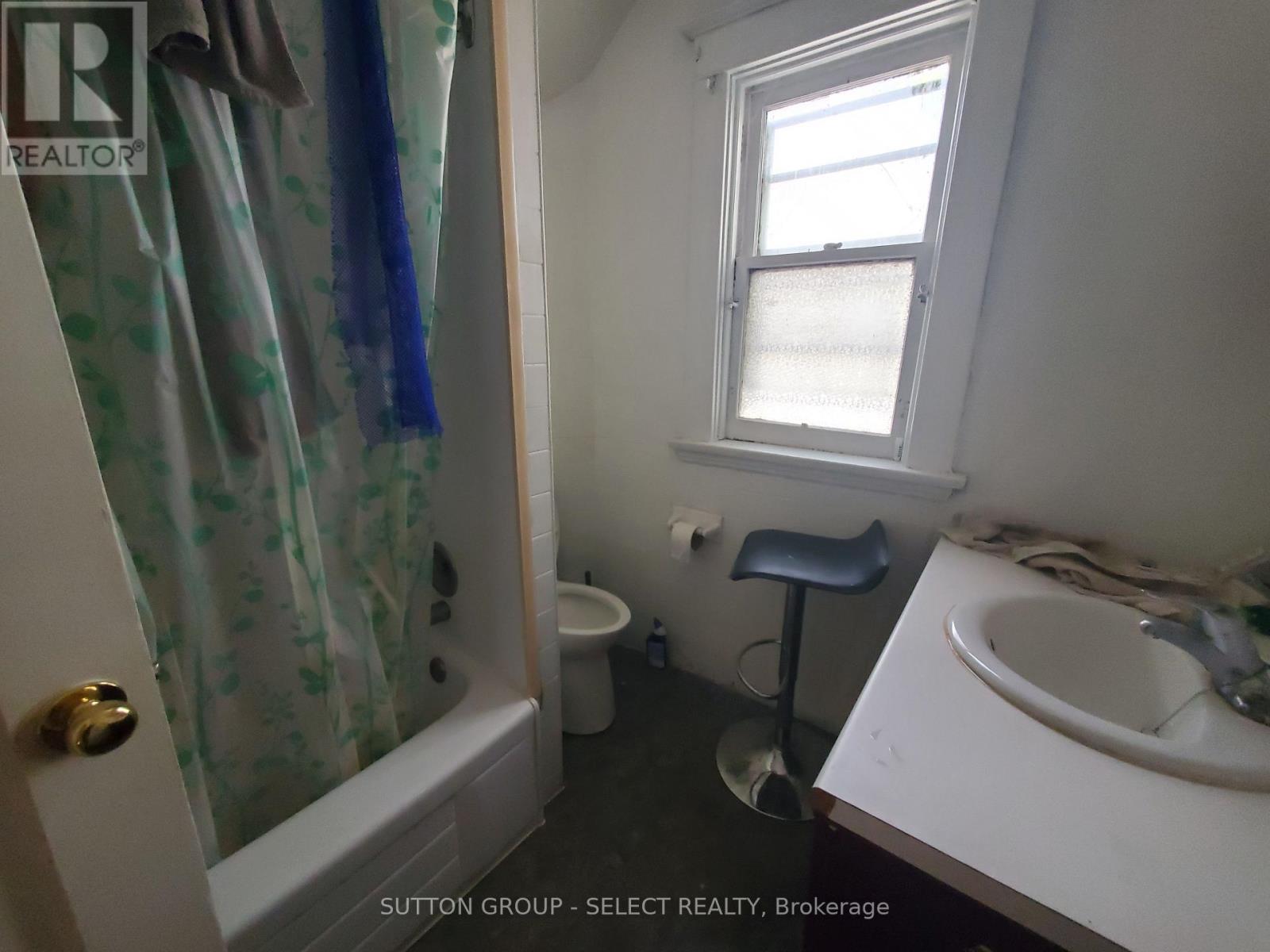 764 KING STREET - 11