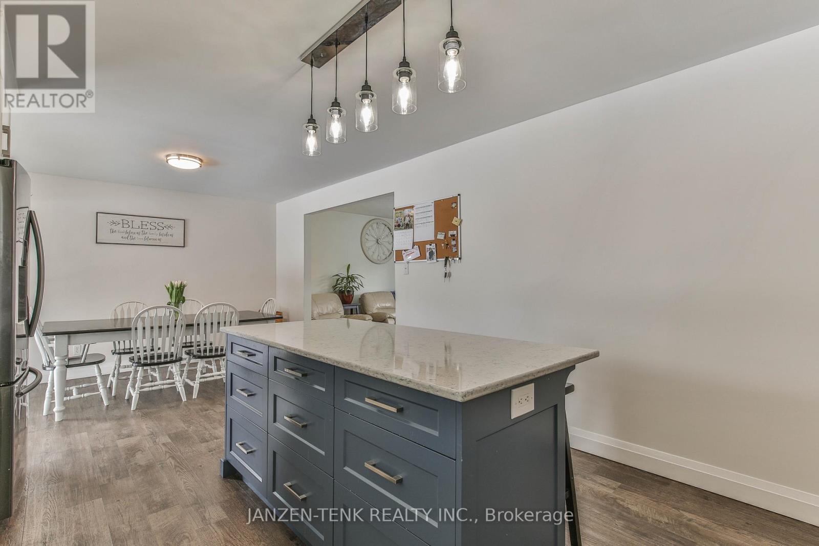 9432 RICHMOND ROAD - 16