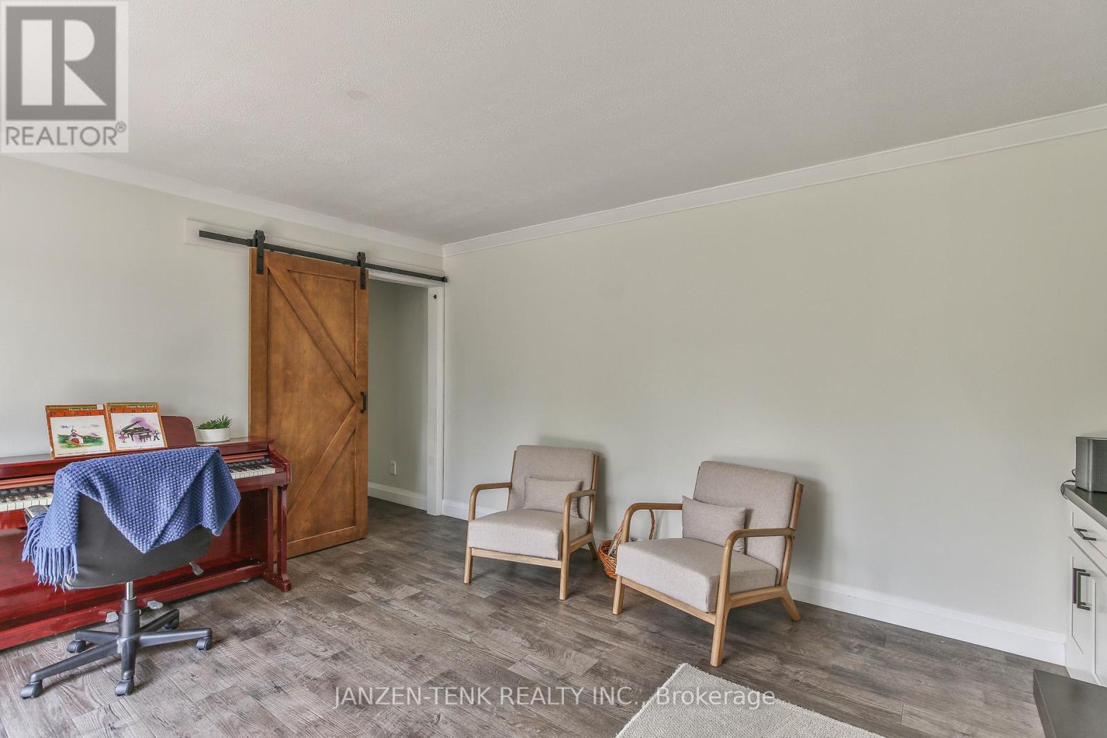 9432 RICHMOND ROAD - 23