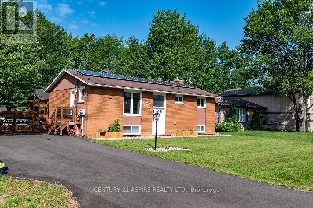 23 ROY STREET, Ottawa. Luxury613. By Peter Sagos - Image 1