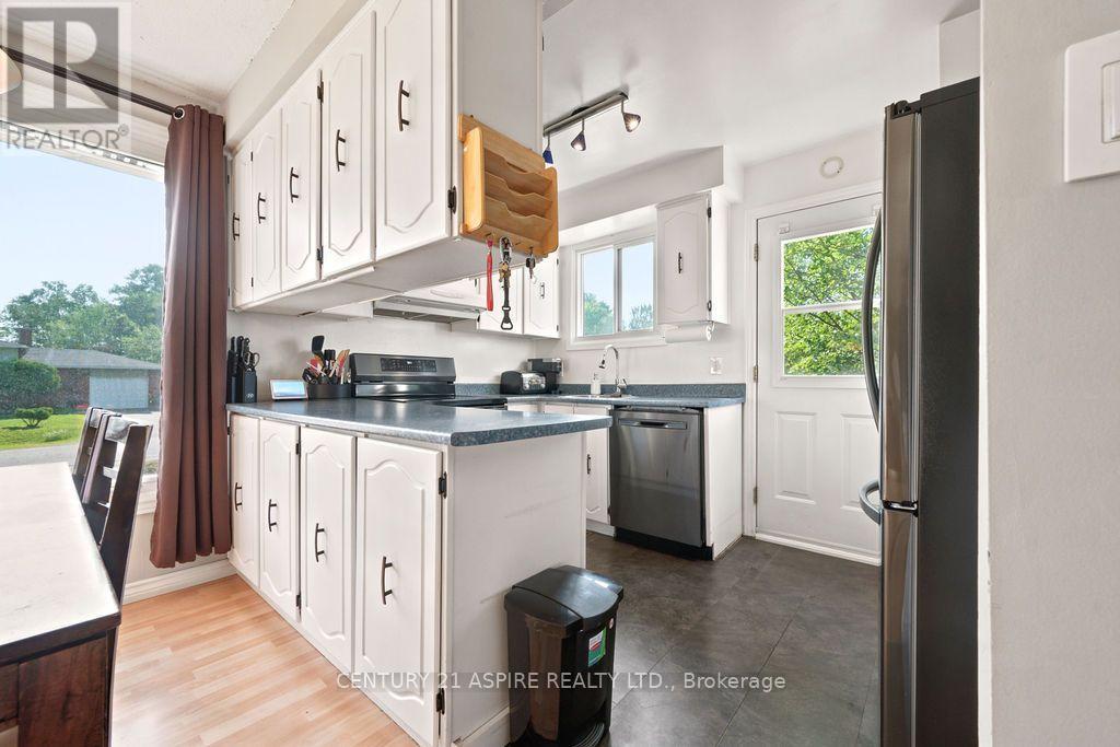 23 ROY STREET, Ottawa. Luxury613. By Peter Sagos - Image 18