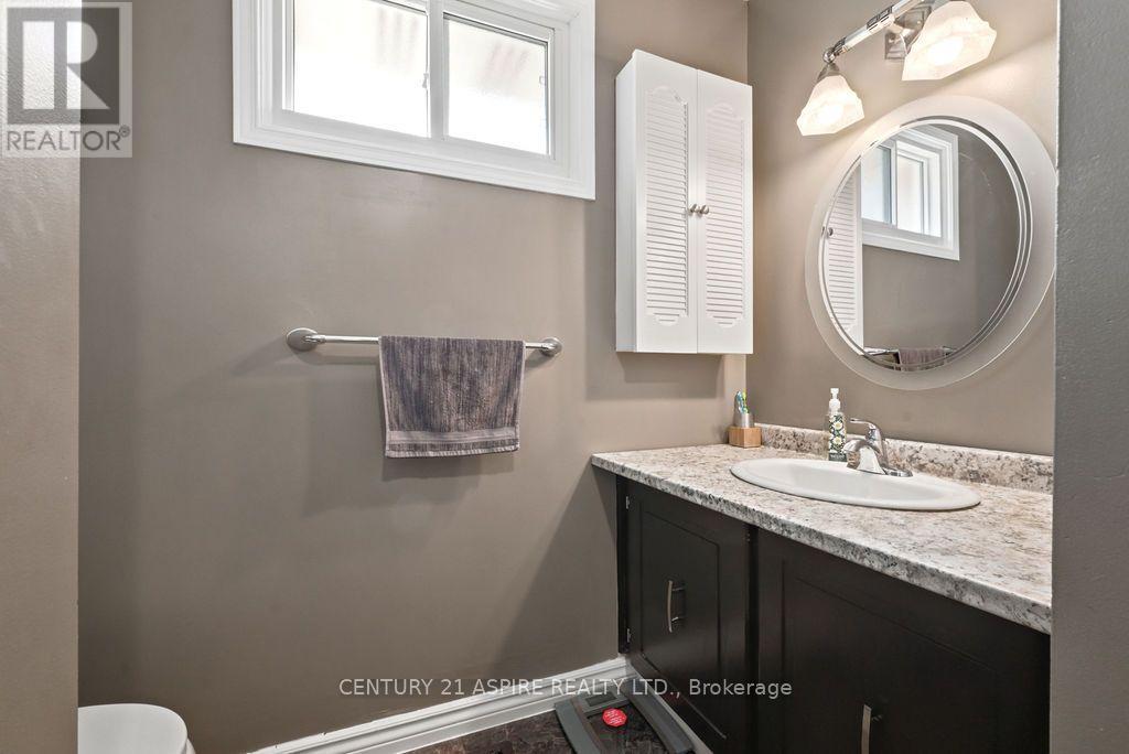 23 ROY STREET, Ottawa. Luxury613. By Peter Sagos - Image 32