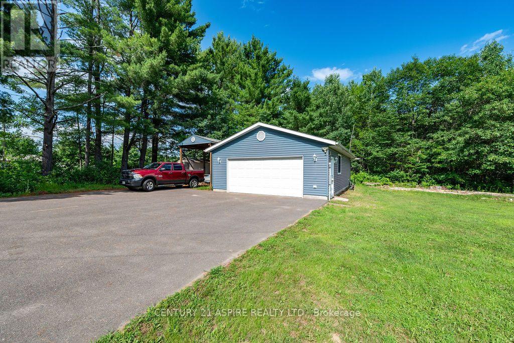 48 PLUM TREE LANE, Ottawa. Luxury613. By Peter Sagos - Image 4