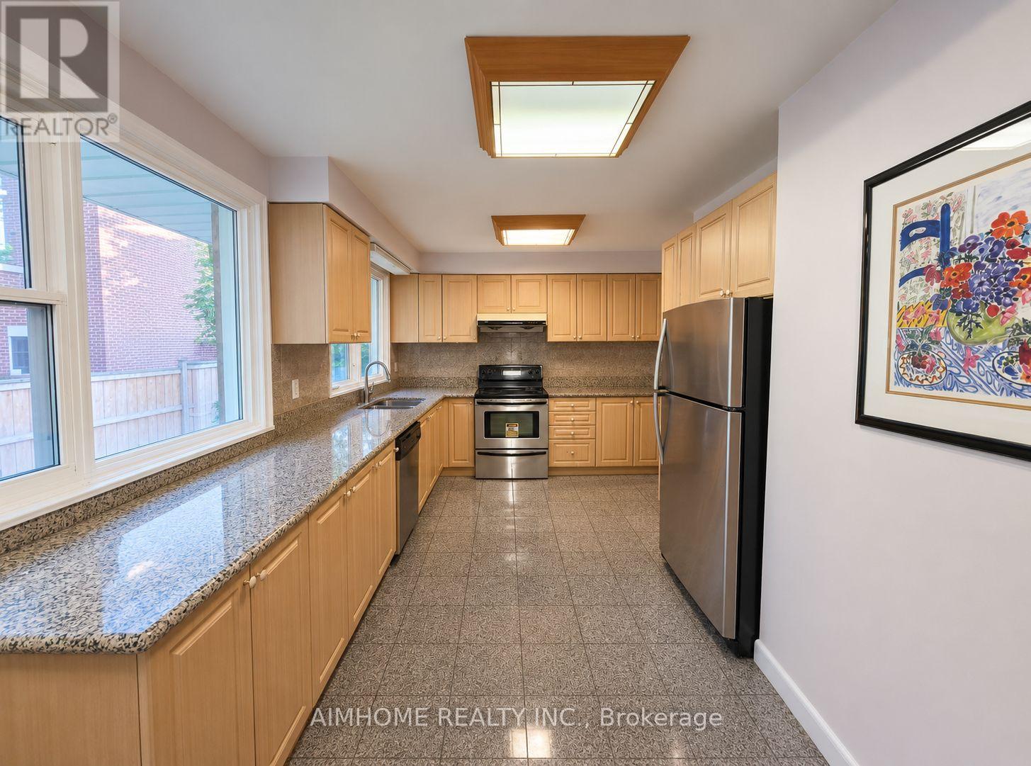 25 BURBANK DRIVE - 3