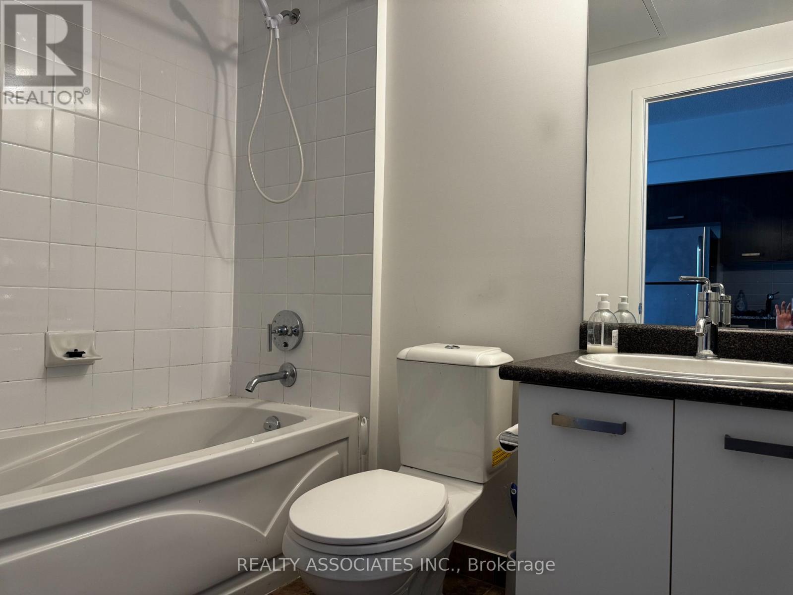 #1309 832 BAY STREET - Image 9