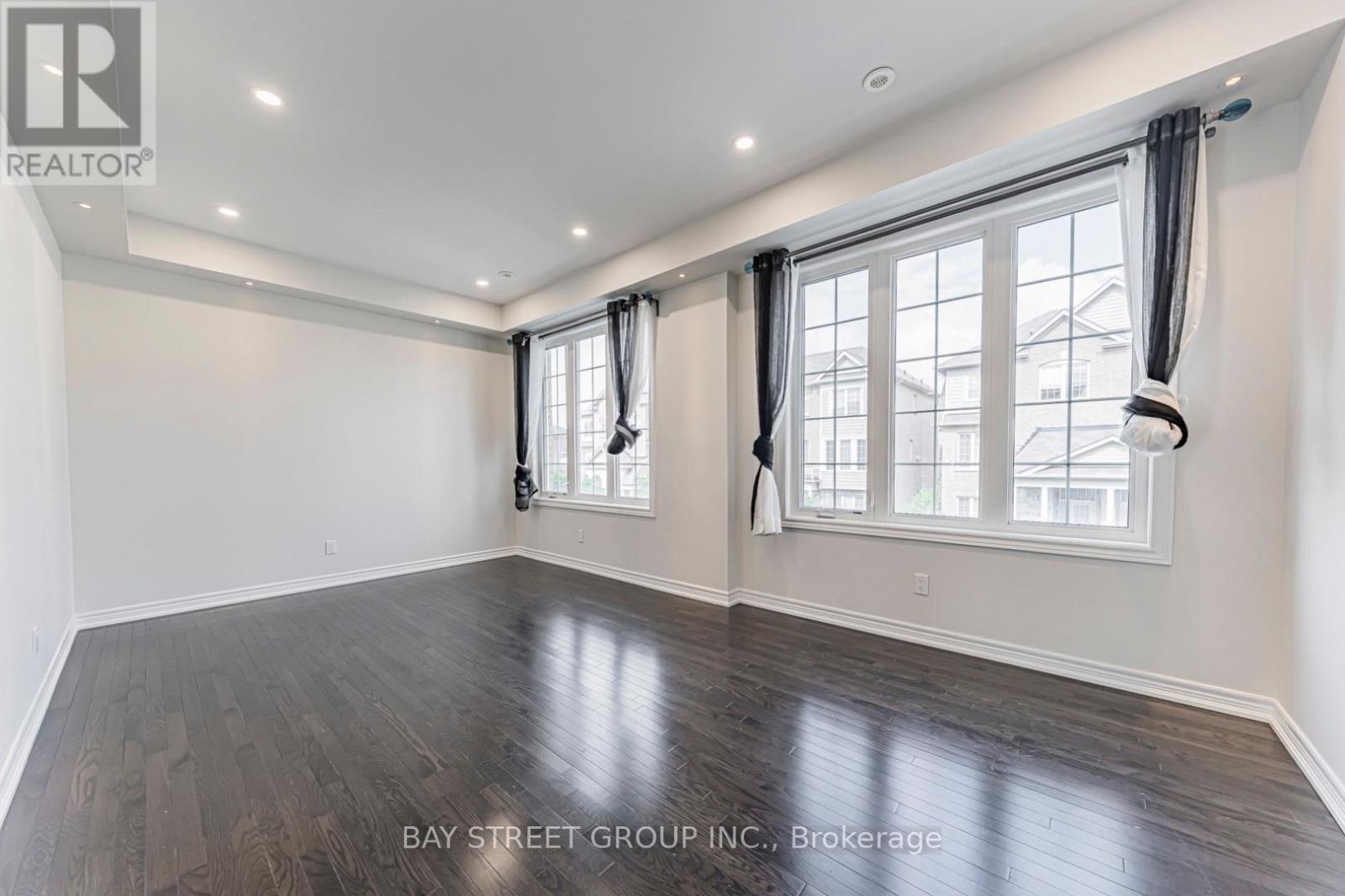 13 HIGHBURY COURT - 16