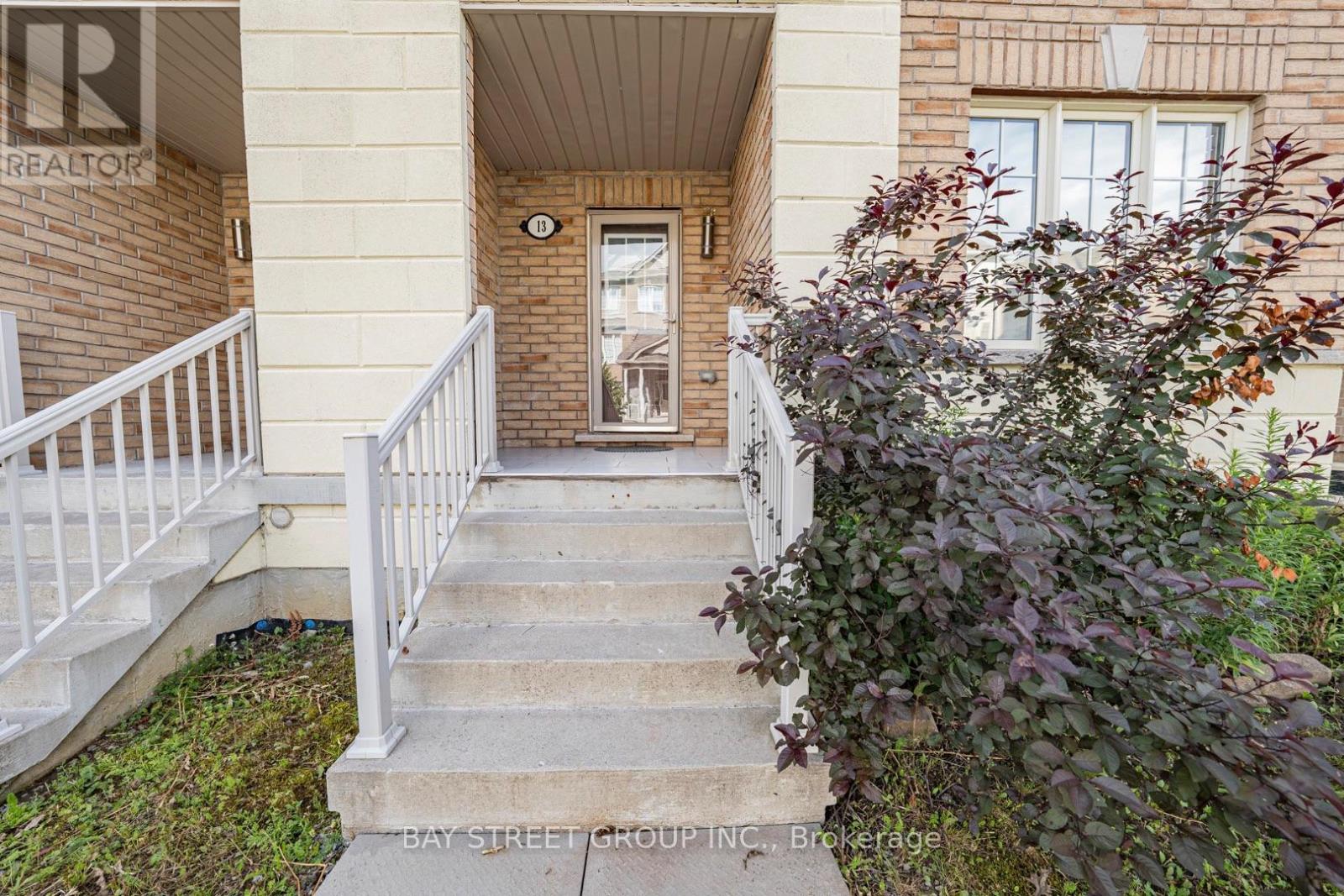 13 HIGHBURY COURT - 4