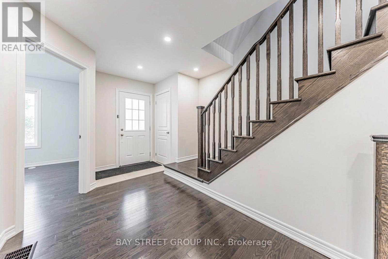 13 HIGHBURY COURT - 7