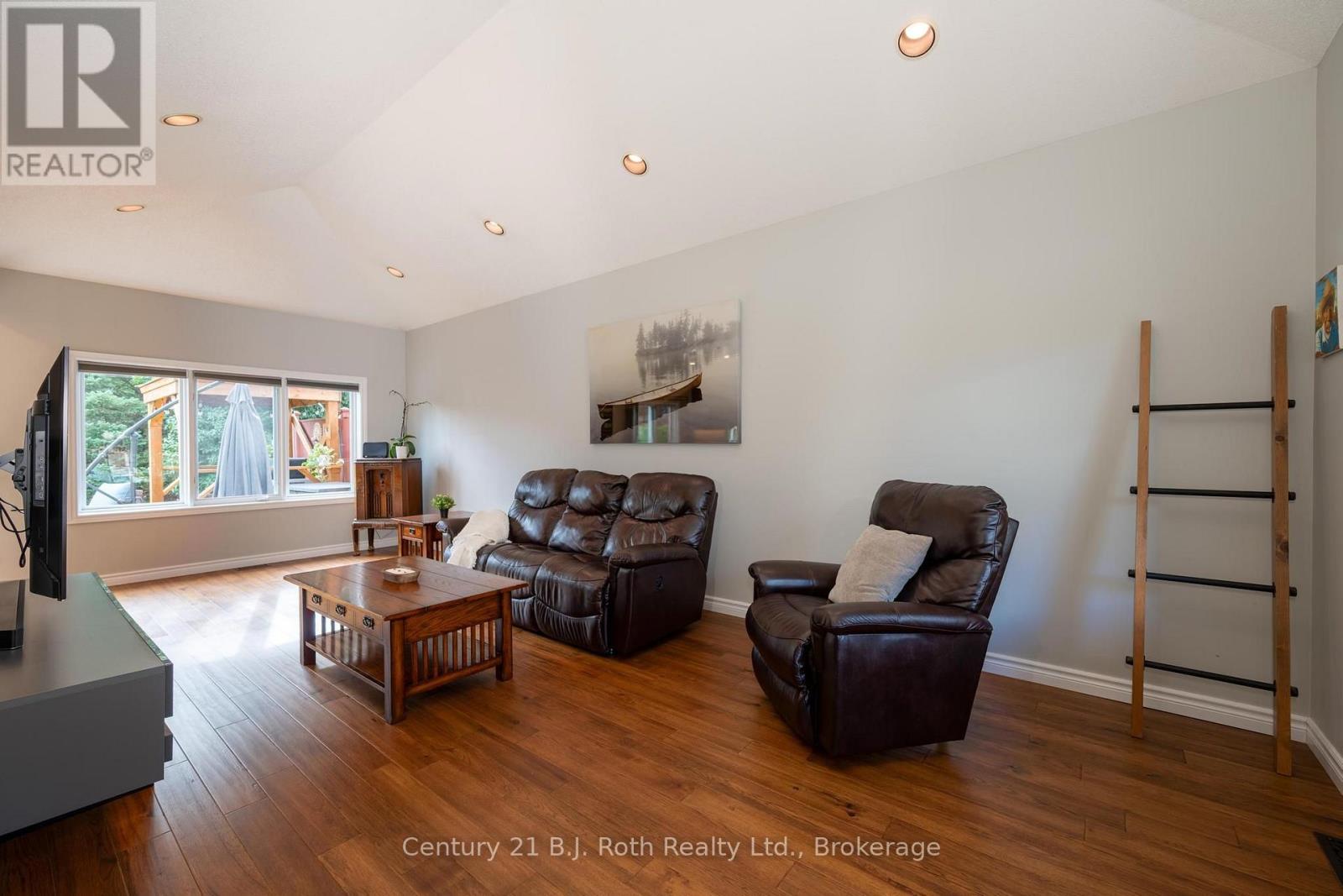 58 MEREDITH DRIVE - 6