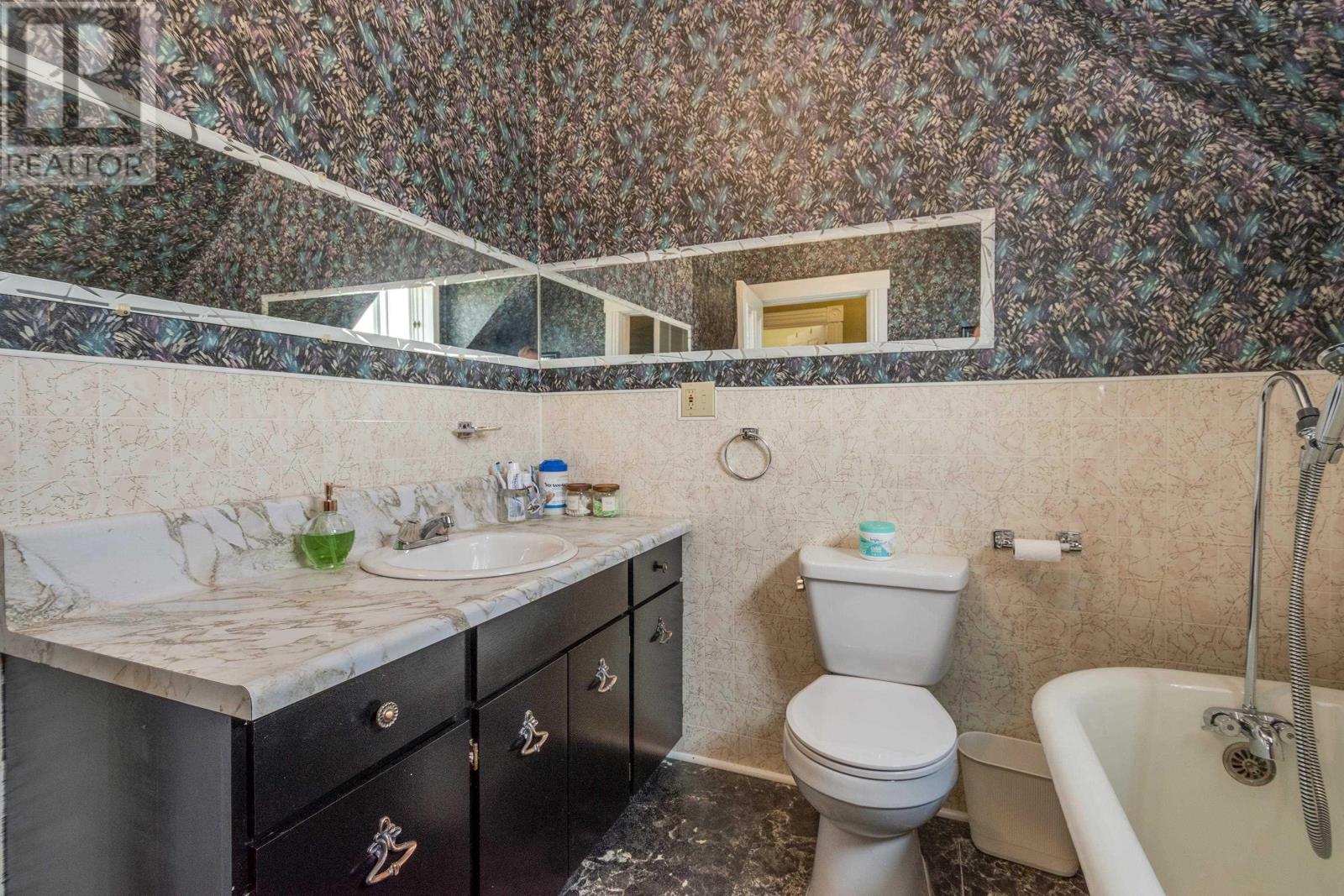 453 Pleasant Street - 35