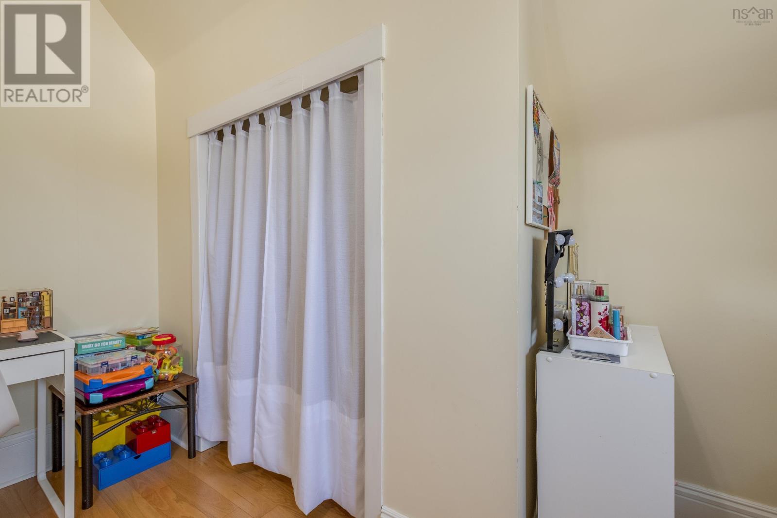 453 Pleasant Street - 37