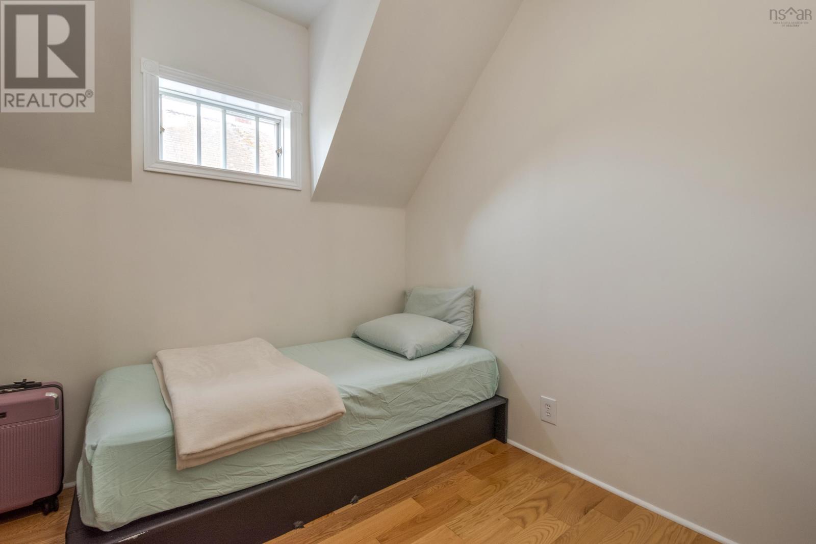 453 Pleasant Street - 29