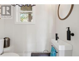 Family room - 9043 Ridge Road, Niagara Falls, ON L3B5N7 Photo 8