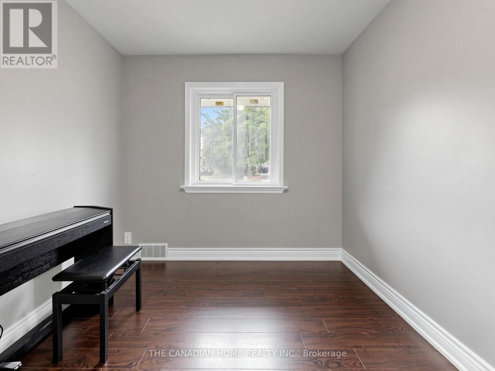 470 CROMWELL AVENUE - 17