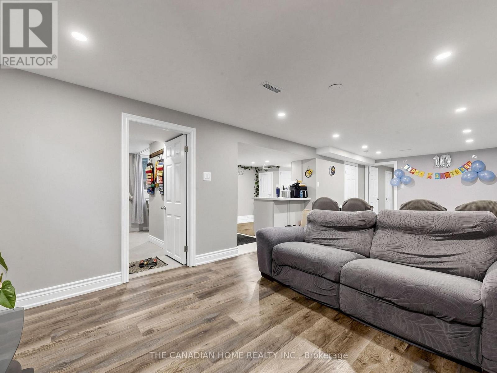 470 CROMWELL AVENUE - 26