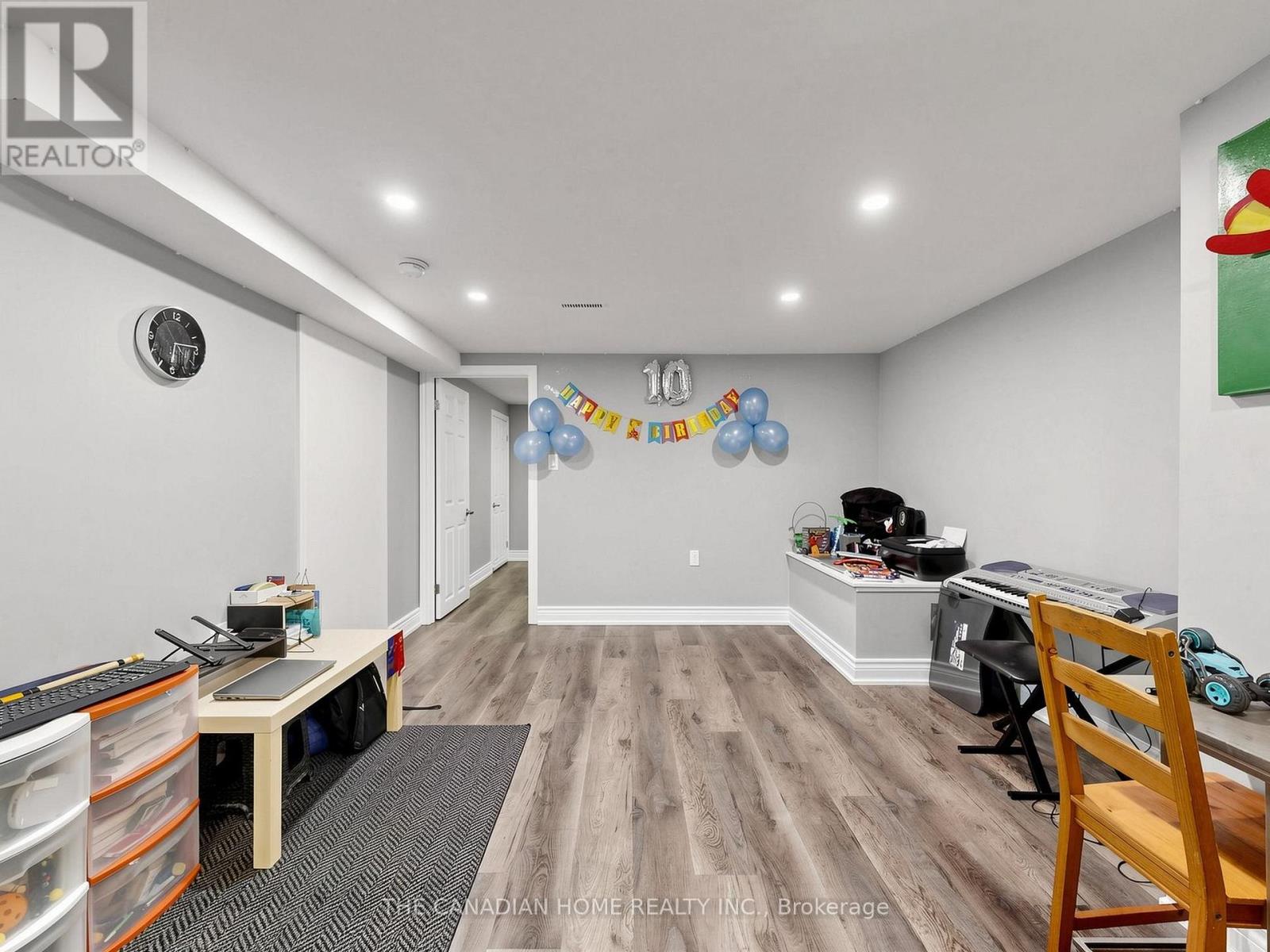 470 CROMWELL AVENUE - 28