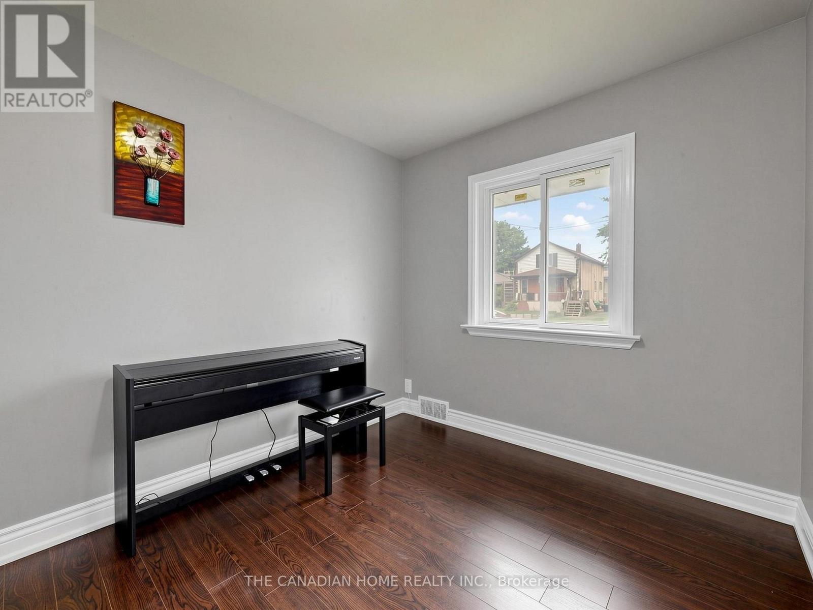 470 CROMWELL AVENUE - 16