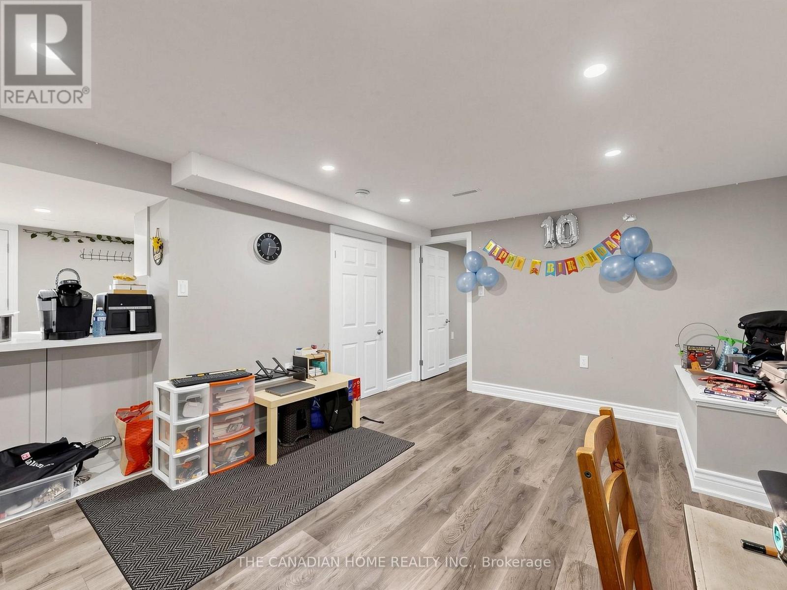 470 CROMWELL AVENUE - 27