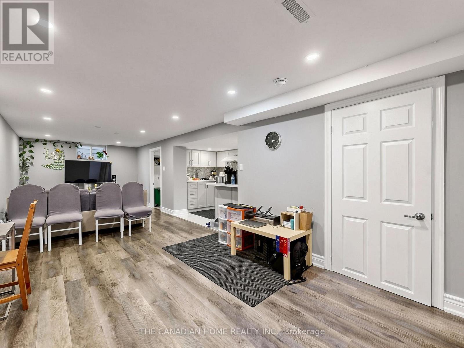 470 CROMWELL AVENUE - 30