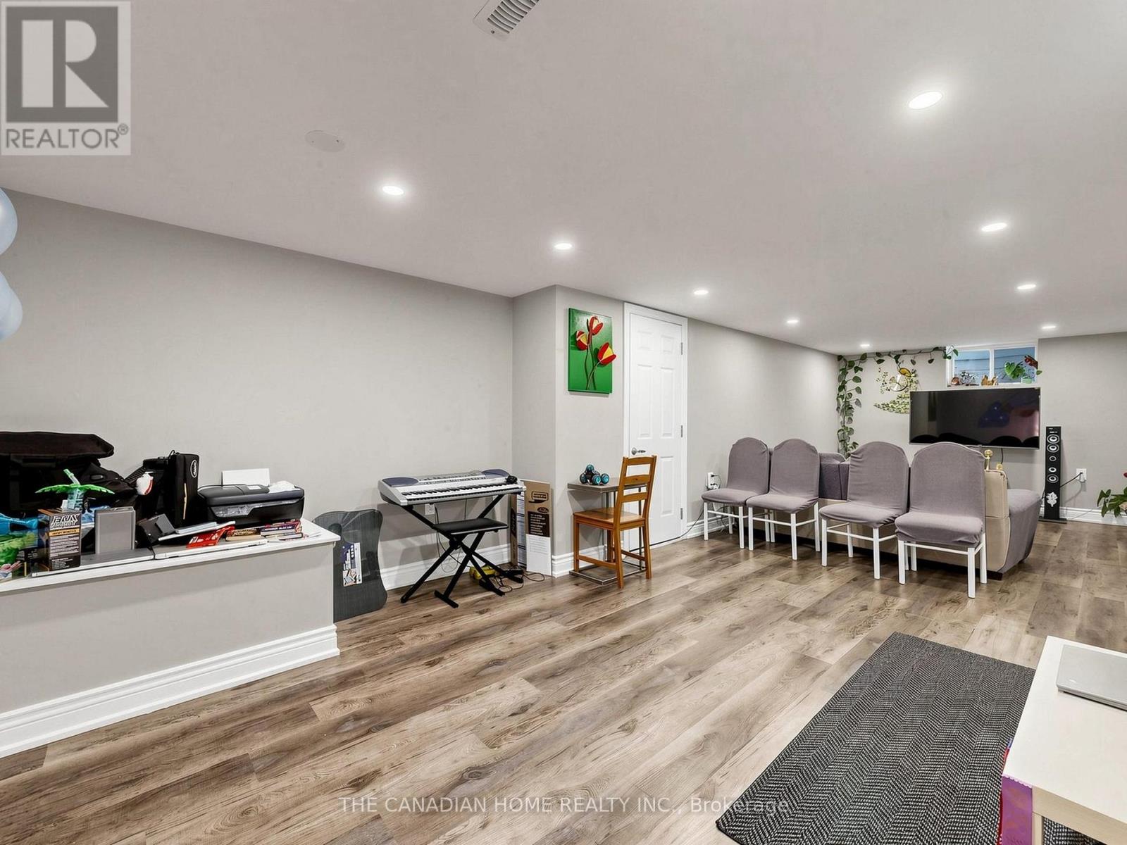 470 CROMWELL AVENUE - 31