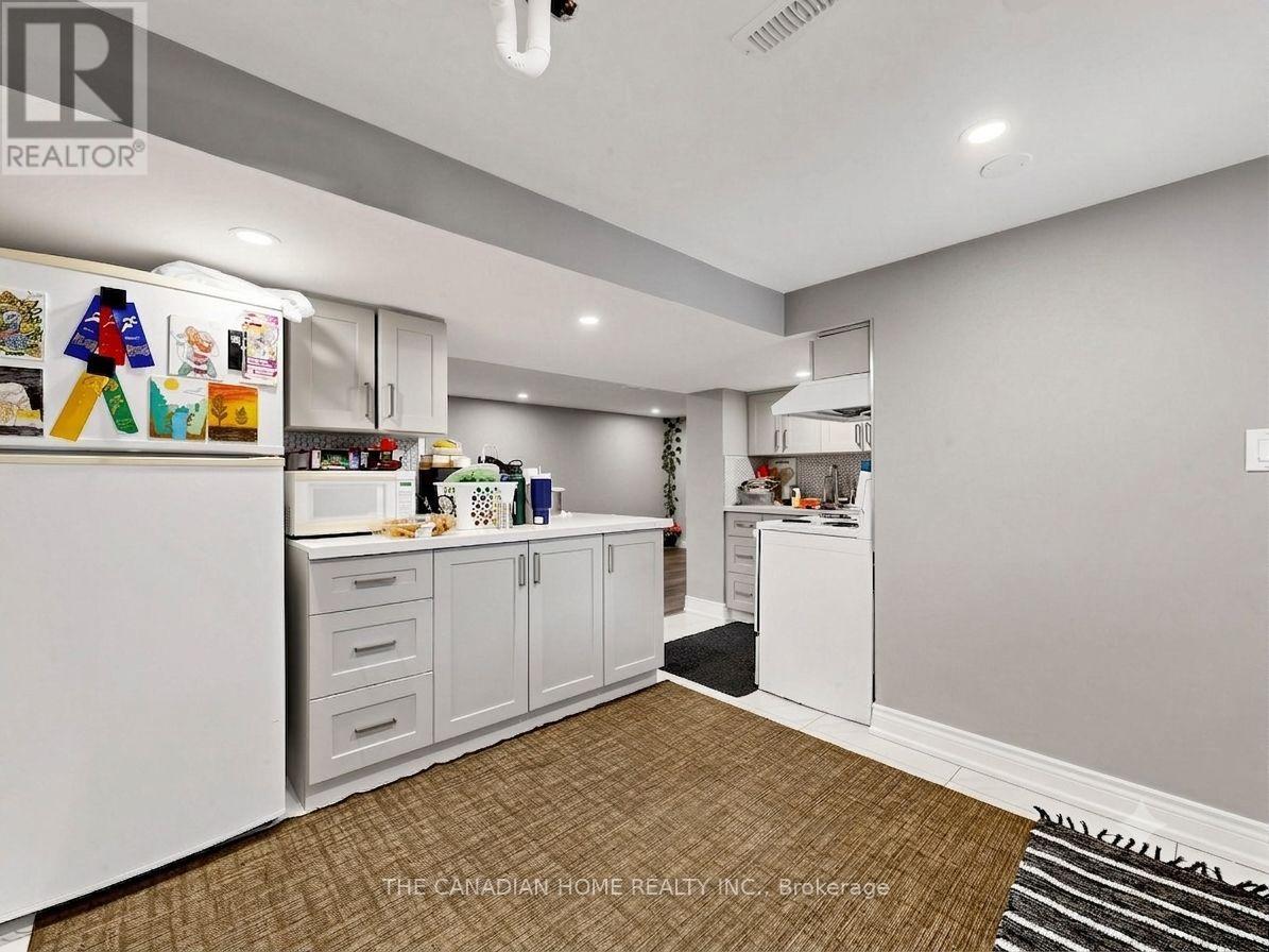 470 CROMWELL AVENUE - 33
