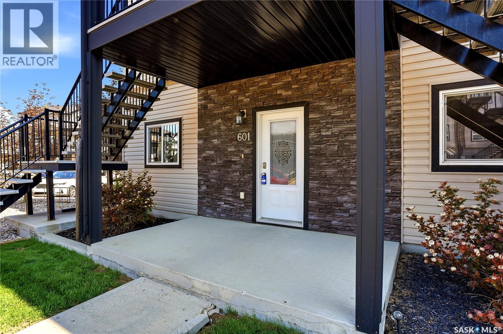 #601 3814 Dewdney AVENUE E - 1