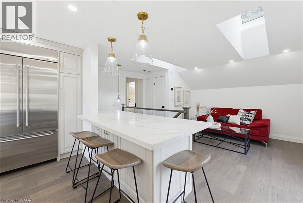 3083 LAKESHORE Road - 37