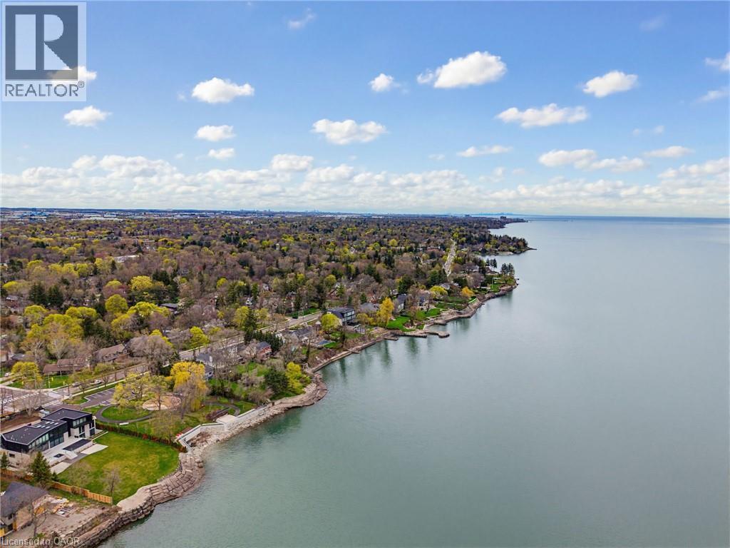 3083 LAKESHORE Road - 50