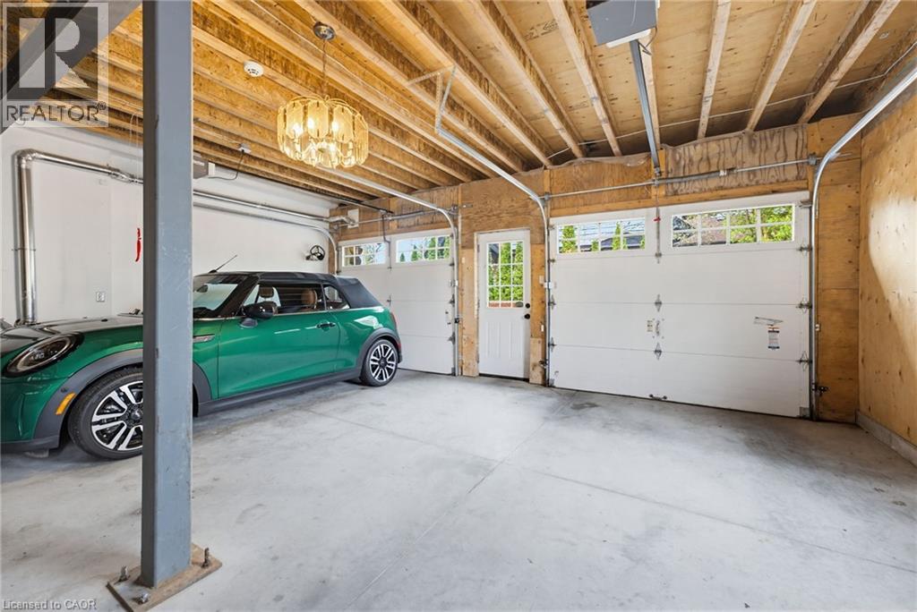 3083 LAKESHORE Road - 44