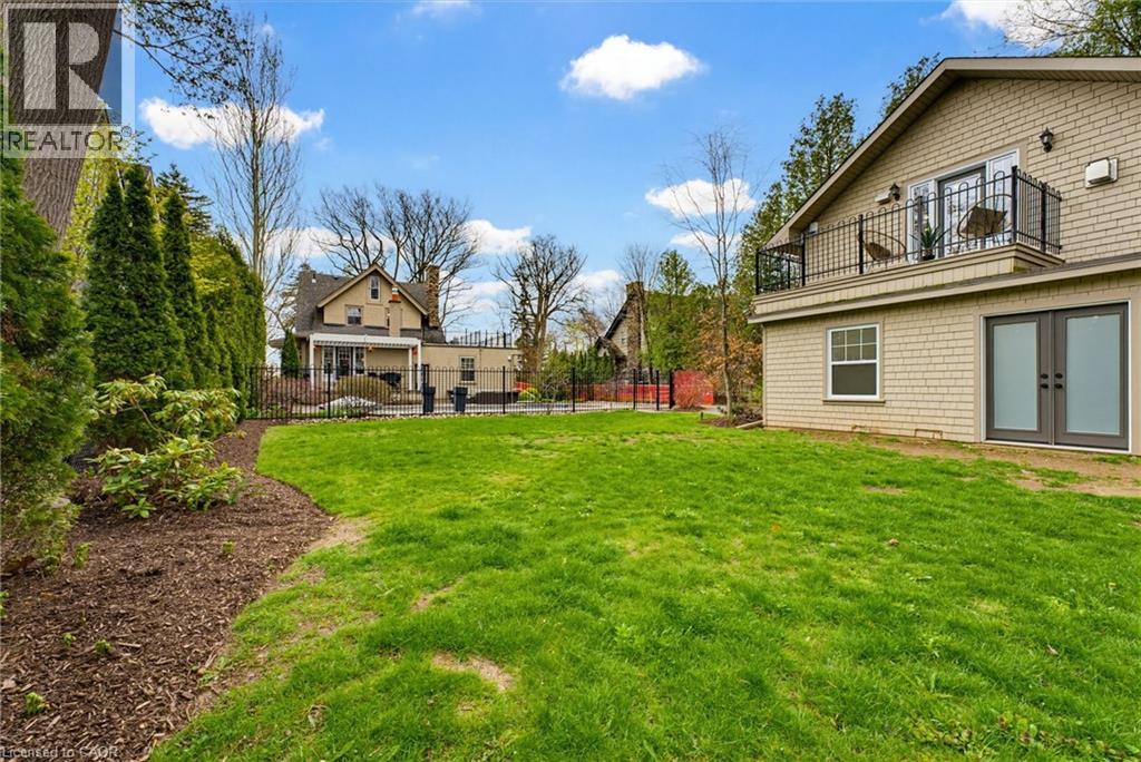 3083 LAKESHORE Road - 45