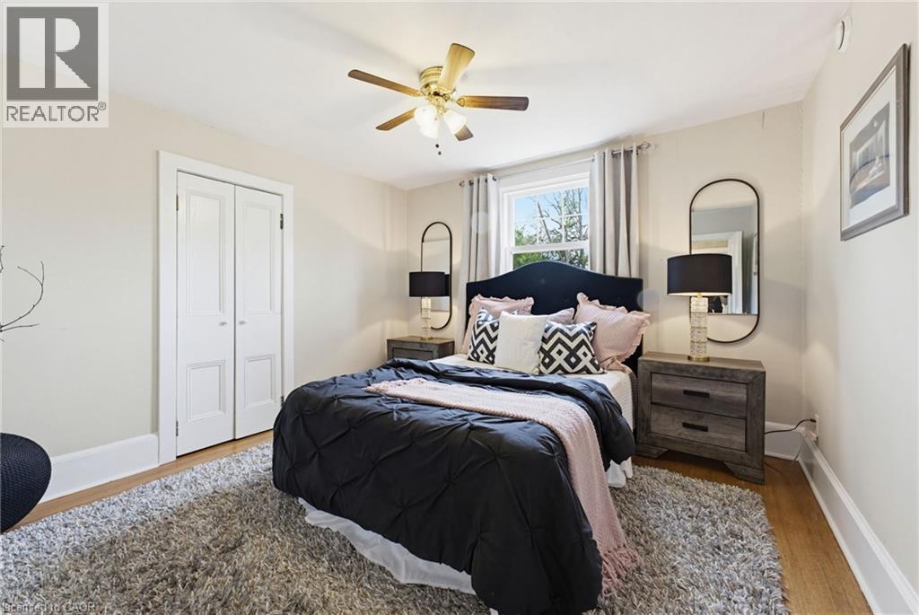 3083 LAKESHORE Road - 21