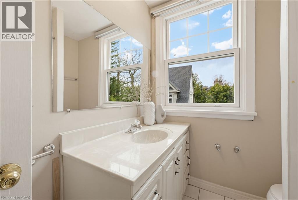 3083 LAKESHORE Road - 22