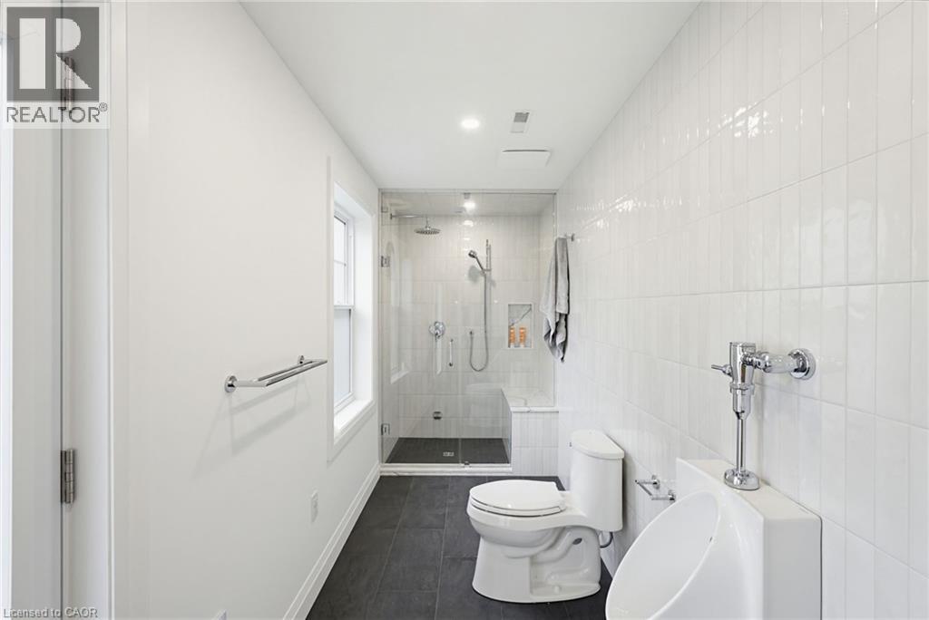 3083 LAKESHORE Road - 42