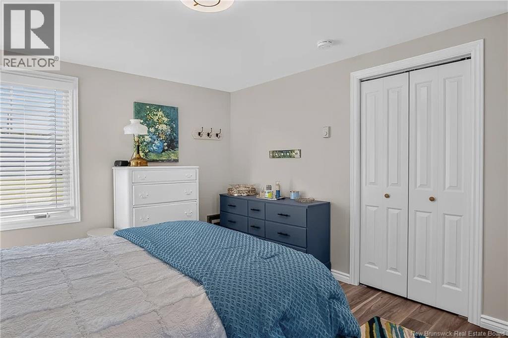 30 Violet Street - 16