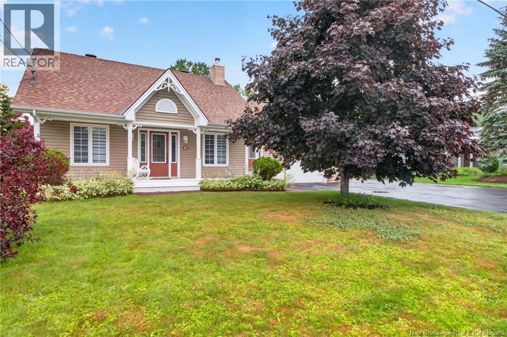 60 Anik Crescent - 1