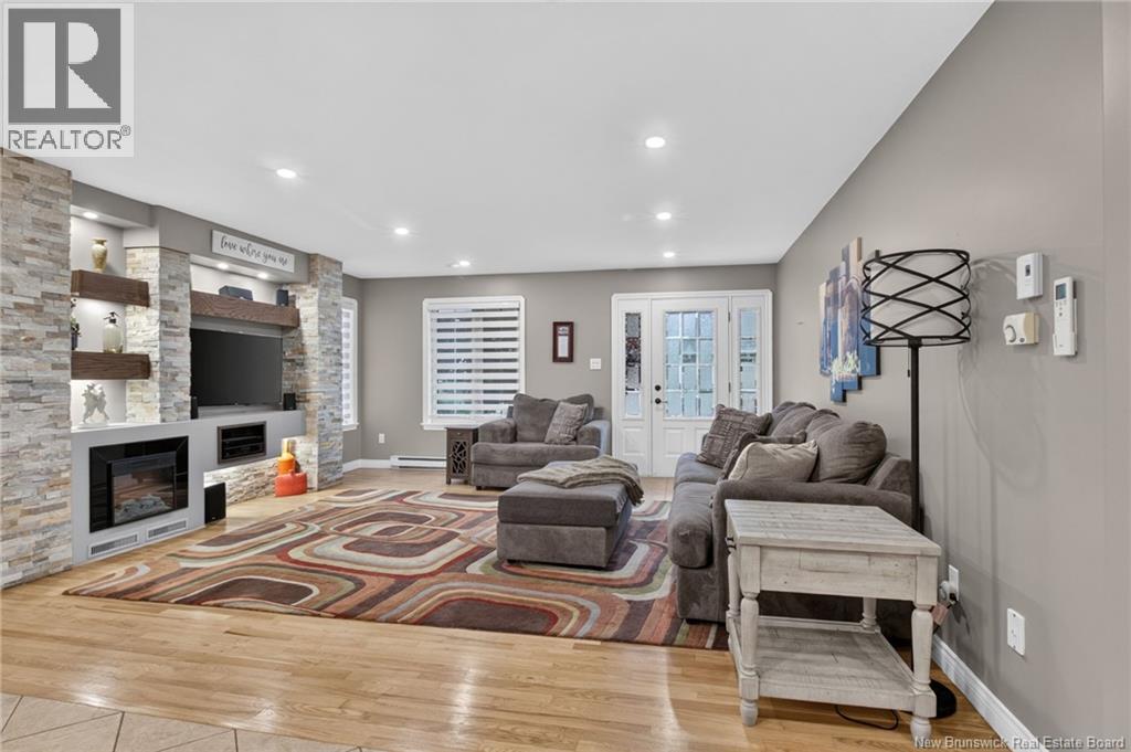 60 Anik Crescent - 11