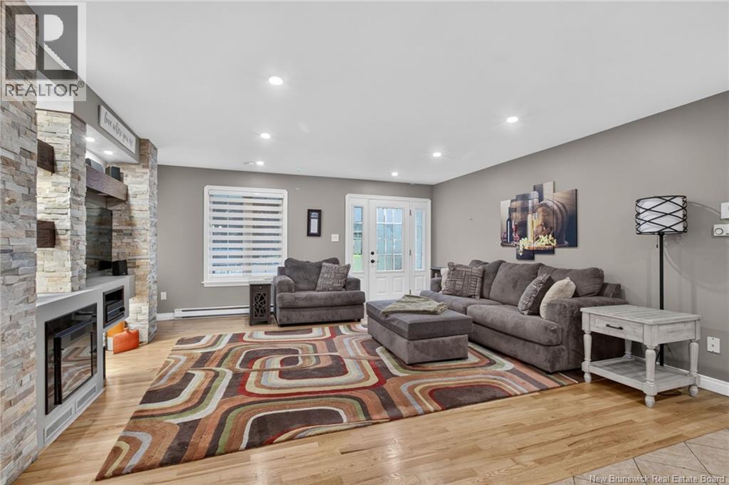 60 Anik Crescent - 12